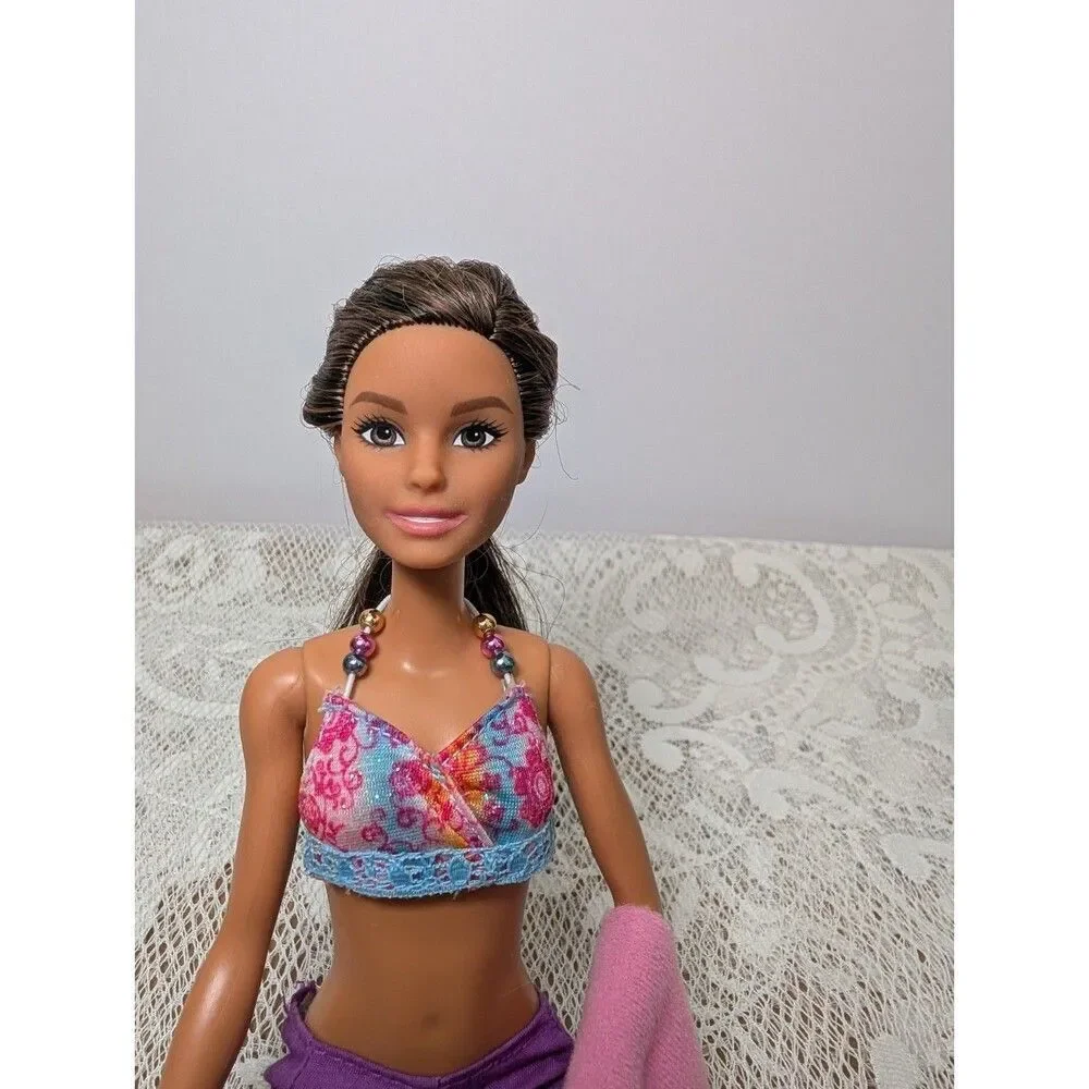 Barbie Fashionistas Doll #111 – Articulated Knees & Flat Feet (GDJ39) Brunette